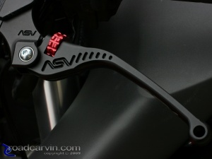ASV C/5 clutch lever installed on a Honda CBR954RR