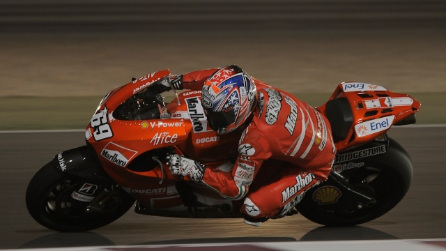2009 MotoGP Qatar Test - Nicky Hayden - Hanging Off