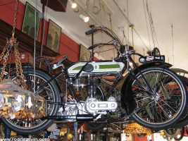 1919 Triumph motorcycle: This 1919 Triumph is in excellent condition and the oldest Triumph motorcycle I&#39;ve ever seen.