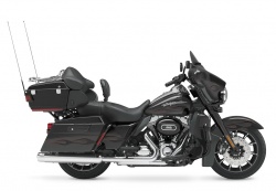 2010 Harley-Davidson - CVO Ultra - Right Side 2010 Harley-Davidson - CVO Ultra - Right Side
